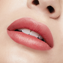 将图片加载到图库查看器，Bold Color Statement Matte Lipstick
